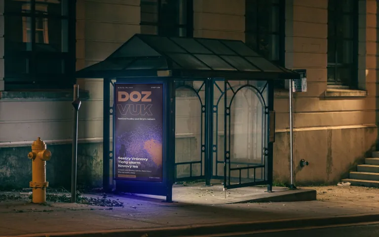 Koncept: festival DOZVUK, plakát na zastávce